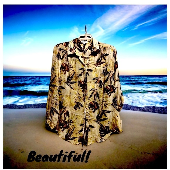new directions Tops - 🌟- New Directions 1X Palm Blouse